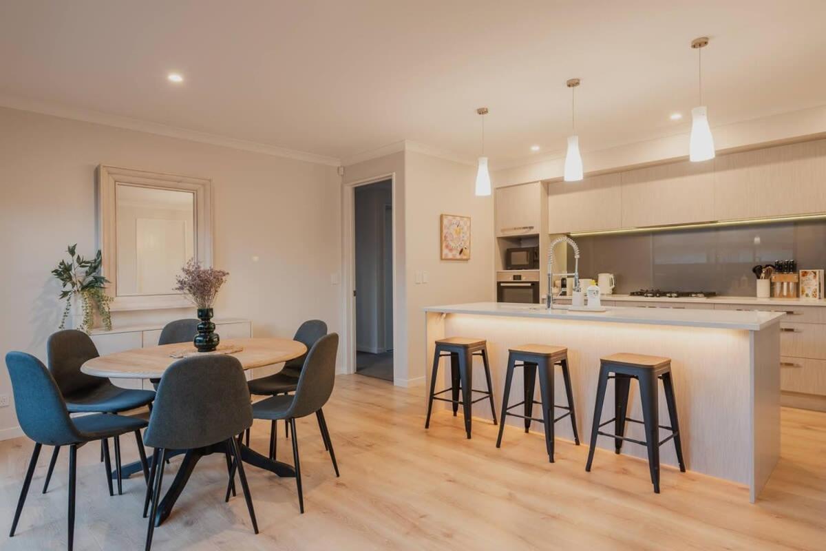 Elegant 3Br Home On Mustang Avenue Christchurch Buitenkant foto